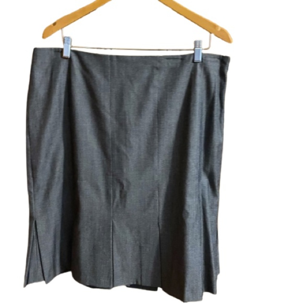 GAP Gray Pleated Skirt, Size 16